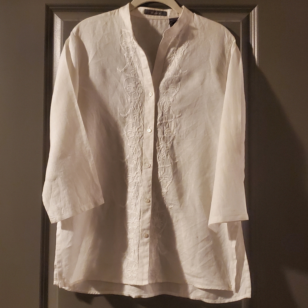 Liz Clairborne 3/4 sleeve embroidered linen top